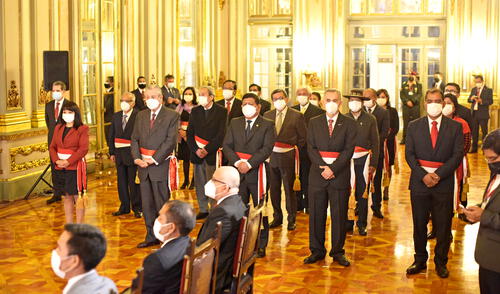 Ministros de Estado durante la ceremonia de juramentación del miércoles 6 de octubre. Foto: Presidencia