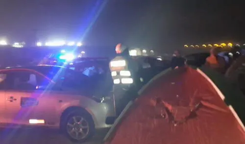 Familias habían armado sus carpas con la intención de quedarse hasta el día siguiente. Foto: Captura video RT Noticias