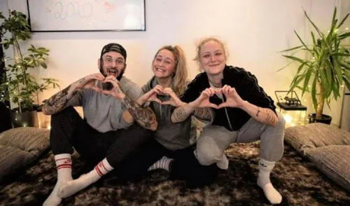 Poliamor en Alemania: Saskia Michalski (28) estaba casada con Marcin (34) cuando se enamoró de Luli (29). Foto: Clarín Poliamor en Alemania: Saskia Michalski (28) estaba casada con Marcin (34) cuando se enamoró de Luli (29). Foto: Clarín