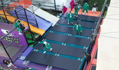 Dylen Dror tuvo la iniciativa de recrear los juegos de serie, y aunque los desafíos eran difíciles, ningún participante corrió riesgo. Foto: captura de YouTube.