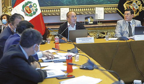 Dilema. Legisladores ven cómo regular la publicidad estatal sin afectar la libertad de expresión. Foto: difusión Dilema. Legisladores ven cómo regular la publicidad estatal sin afectar la libertad de expresión. Foto: difusión