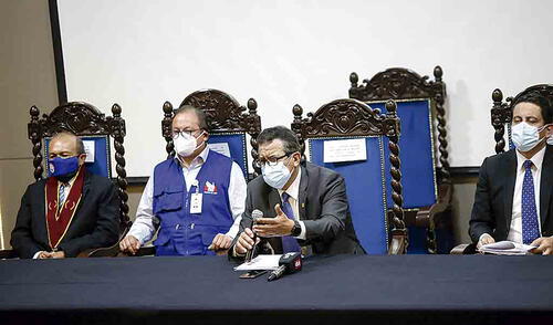 C onferencia. Integrantes de comisión Anticorrupción se pronunciaron sobre la situación crítica que atraviesa Arequipa. Foto: Rodrigo Talavera/ La República