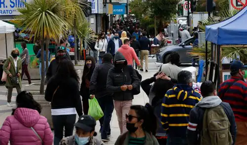 El Estado chileno precisó los requisitos que deben los beneficiarios del aguinaldo de Navidad 2021. Foto: Sebastián Cisternas/ATONChile