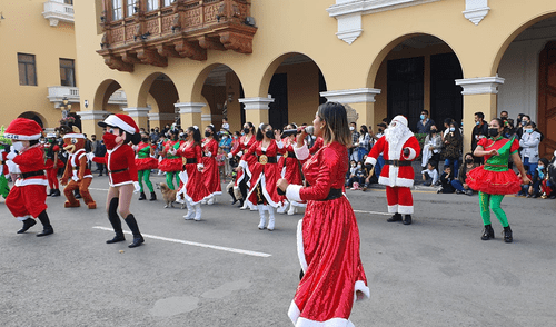 En el espectáculo también se incluyó un número en motocicleta. Foto: María Pía Ponce / URPI-LR