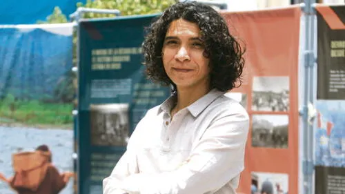En nombre de la memoria. Agüero posa en la muestra del Museo de la Memoria que da pistas sobre la violencia política. Foto: La República