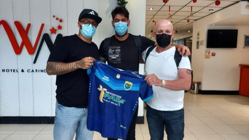 Maximiliano Freitas, Gabriel Leyes y el preparador físico Ramón Vásquez llegaron juntos a Chiclayo. Foto: Clinton Medina Maximiliano Freitas, Gabriel Leyes y el preparador físico Ramón Vásquez llegaron juntos a Chiclayo. Foto: Clinton Medina