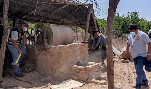 Los dueños de la maquinaria escaparon previo al operativo. Foto: Fiscalía