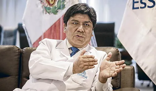 Lo precisa. “No vamos a fusionar el Minsa y Essalud (como argumentan algunos gremios de la entidad aseguradora), sí proponemos una unidad operativa”. Foto: Antonio Melgarejo/La República Lo precisa. “No vamos a fusionar el Minsa y Essalud (como argumentan algunos gremios de la entidad aseguradora), sí proponemos una unidad operativa”. Foto: Antonio Melgarejo/La República