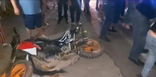 La motocicleta quedó tirada sobre la Carretera Panamericana. Foto: captura Radio Ke Buena