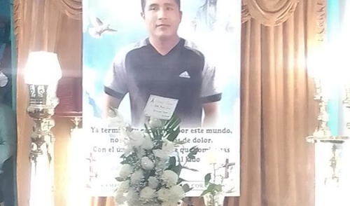 Familia vela una gigantografía de Efraín de la Cruz. Foto: cortesía