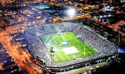 En la inauguración del estadio de Alianza Lima, los íntimos jugaron un amistoso ante Nacional de Uruguay. Empataron 2-2. Foto: Instagram Alianza Lima