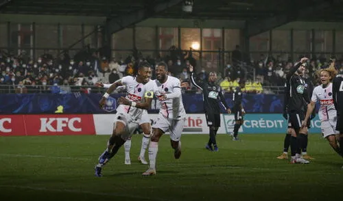 Presnel Kimpembe marcó el primer tanto a los 28'. Foto: PSG