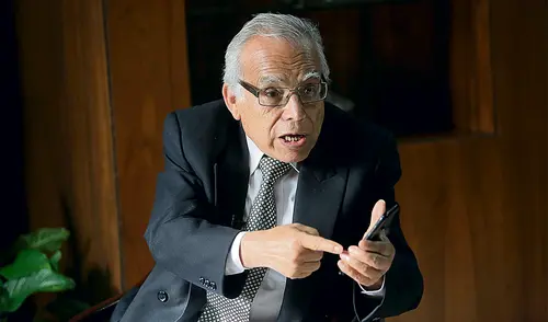 Ejecutivo. Aníbal Torres defiende el derecho al referéndum. Foto: Gerardo Marín/La República