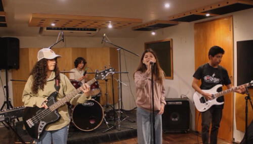 Tocar un instrumento reduce el estrés, según la directora de Rock es Cool. Foto: difusión Tocar un instrumento reduce el estrés, según la directora de Rock es Cool. Foto: difusión