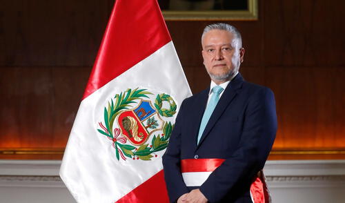 El ministro de Economía y Finanzas, Oscar Graham, no respaldó la propuesta de Pedro Castillo en cambiar la Constitución con la elección de una asamblea constituyente. Foto: Presidencia.
