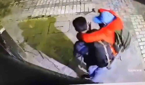 El hecho delictivo quedó registrado en video. Foto: cámaras de vigilancia privadas