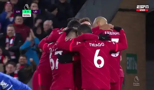 Los jugadores del Liverpool celebraron el segundo tanto de Diego Jota. Foto: captura de ESPN