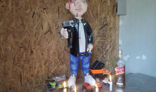 Los Chuckys de la Amistad habían levantado un altar para adorar a Chucky. Foto: Pamela Advíncula / URPI-LR