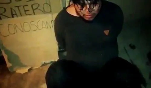 Sujeto fue obligado a caminar por las calles de Juliaca. Foto: Juliaca.pe