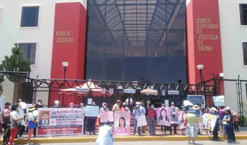 Los parientes acudieron hasta la sede de la Corte de Justicia de Tacna para exigir que culpables paguen por sus crímenes. Foto: La República Los parientes acudieron hasta la sede de la Corte de Justicia de Tacna para exigir que culpables paguen por sus crímenes. Foto: La República