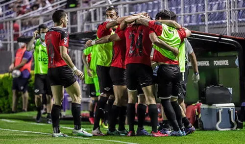 Libertad lidera la tabla del balompié paraguayo. Foto: Twitter @Libertad_Guma