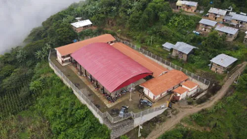 Institución Educativa n.° 17454 San Francisco de Asís, del caserío La Unión, cuenta con nueva infraestructura. Foto: GRA