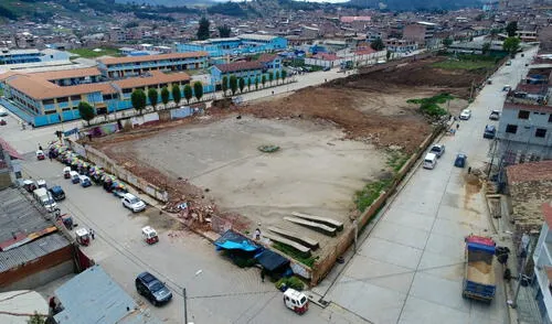 Comuna y Ejército desalojaron del terreno a ambulantes y transportistas. Foto: GRLL