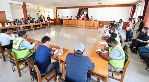 Mesa de diálogo se desarrolla en el Gobierno Regional de Arequipa. Foto: GRA Mesa de diálogo se desarrolla en el Gobierno Regional de Arequipa. Foto: GRA