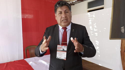 El secretario departamental de Acción Popular en Arequipa, Lizandro Salas, sostuvo que los parlamentarios podrían ser expulsados si son hallados responsables. Foto: URPI/Wilder Pari El secretario departamental de Acción Popular en Arequipa, Lizandro Salas, sostuvo que los parlamentarios podrían ser expulsados si son hallados responsables. Foto: URPI/Wilder Pari