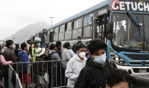 La principal exigencia de los transportistas tiene que ver con el alza en el precio de los combustibles. Foto: Marco Cotrina/La República