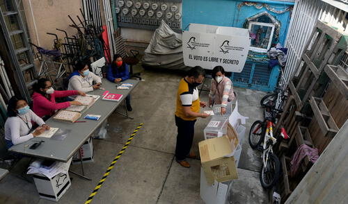 El INE organiza elecciones federales como la de renovación de diputados en 2021. Foto: AFP