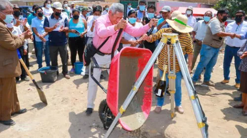 Ceremonia de inicio de los trabajos de revestimiento del canal Pulen en Chiclayo. Foto: Junta de Usuarios.