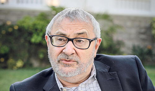 Dedicado. Tovar resalta el valor de las noticias sobre salud. Foto: John Reyes/La República Dedicado. Tovar resalta el valor de las noticias sobre salud. Foto: John Reyes/La República