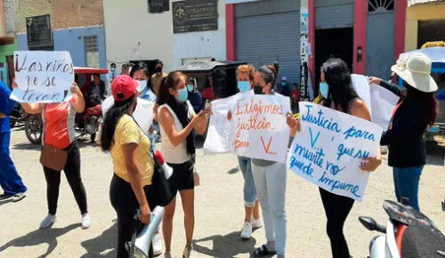 Familiares y vecinos exigen exhaustiva investigación de embarazo y muerte de menor. Foto: La República Familiares y vecinos exigen exhaustiva investigación de embarazo y muerte de menor. Foto: La República