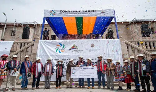 Ceremonia de entrega se realizó en la plaza de Yauri. Foto: Antapaccay