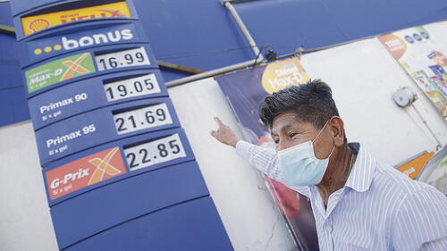 En suba. Precios de los combustibles sufre un nuevo incremento en regiones del sur. Foto: Rodrigo Talavera/ La República En suba. Precios de los combustibles sufre un nuevo incremento en regiones del sur. Foto: Rodrigo Talavera/ La República