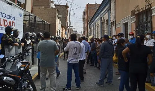 Con plantón y marcha, trabajadores de Agropucalá mantienen sus acciones de lucha. Foto: cortesía a LR