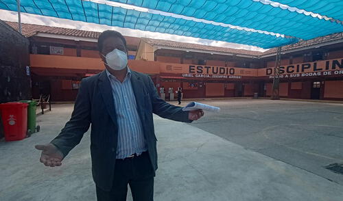 El director Edwin Zafra afirmó que su institución sí estaba cobrando S/ 18 por curso desaprobado, pero solo del año 2019 o fechas anteriores. Foto: URPI/Alexander Flores El director Edwin Zafra afirmó que su institución sí estaba cobrando S/ 18 por curso desaprobado, pero solo del año 2019 o fechas anteriores. Foto: URPI/Alexander Flores