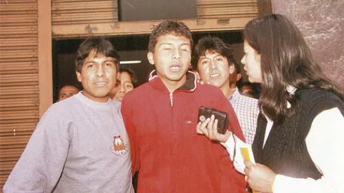 Cecilia Zegarra. Experiodista de esta casa editora entrevista a Israel Zúñiga, aún muy joven.