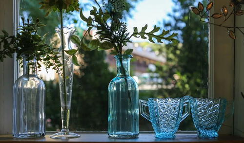 Los objetos de cristal tienden a ensuciarse rápido, por ello su limpieza debe ser continua. Foto: Planeta 2030