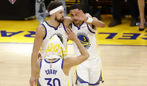 Golden State Warriors venció nuevamente a Dallas Mavericks en los Playoffs de la NBA. Foto: EFE Golden State Warriors venció nuevamente a Dallas Mavericks en los Playoffs de la NBA. Foto: EFE