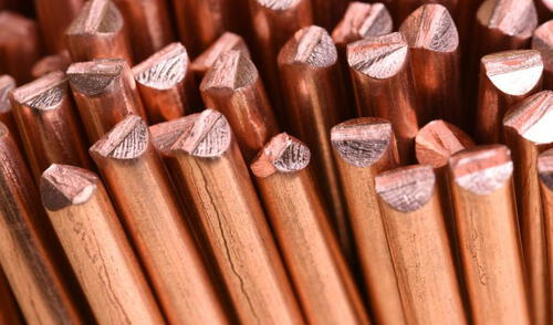 En la producción acumulada a abril, se registró un aumento interanual de 2,8%, debido a un mejor desempeño de Compañía Minera Antamina S.A, Sociedad Minera Cerro Verde S.A.A. y Minera Chinalco Perú S.A. Foto: AFP En la producción acumulada a abril, se registró un aumento interanual de 2,8%, debido a un mejor desempeño de Compañía Minera Antamina S.A, Sociedad Minera Cerro Verde S.A.A. y Minera Chinalco Perú S.A. Foto: AFP