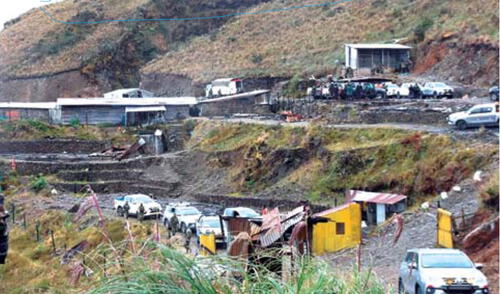 Control. Policía recuperó campamento minero que fue tomado por comuneros de Saqui Totora en la región Puno.