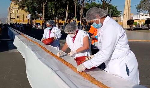 Una vez que se llegue a la meta, la chocoteja de 350 metros, será repartida entre todos los pobladores presentes. Foto: captura Municipalidad de Ica
