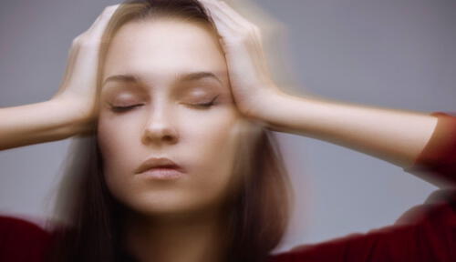 Conoce las razones por las que surgen los mareos al momento de levantarnos. Foto: Grupo Gamma.