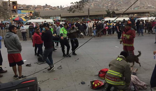 Bomberos lograron trasladar oportunamente a los heridos. Foto: Omar Coca / URPI - LR