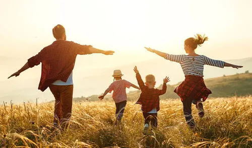 En España y otras partes del mundo se celebra el Yellow Day, el cual coincide con la llegada del solsticio de verano. Foto: Saber vivir En España y otras partes del mundo se celebra el Yellow Day, el cual coincide con la llegada del solsticio de verano. Foto: Saber vivir