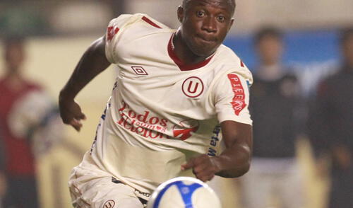 Tunde Enahoro no marcó ningún tanto con Universitario. Foto: Universitario Tunde Enahoro no marcó ningún tanto con Universitario. Foto: Universitario