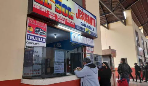 Empresas como El Sol, Emtrafesa y El Dorado, del terminal terrestre de Chimbote, continúan ofreciendo su servicio con normalidad. Foto: RSD Noticias.