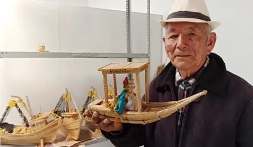 Agustín Piminchumo es el creador del Patacho, embarcación de totora en la que todos los 29 de junio pasean a la figura de San Pedro en el mar de Huanchaco. Foto: Yolanda Goicochea/URPI-LR-Norte. Agustín Piminchumo es el creador del Patacho, embarcación de totora en la que todos los 29 de junio pasean a la figura de San Pedro en el mar de Huanchaco. Foto: Yolanda Goicochea/URPI-LR-Norte.